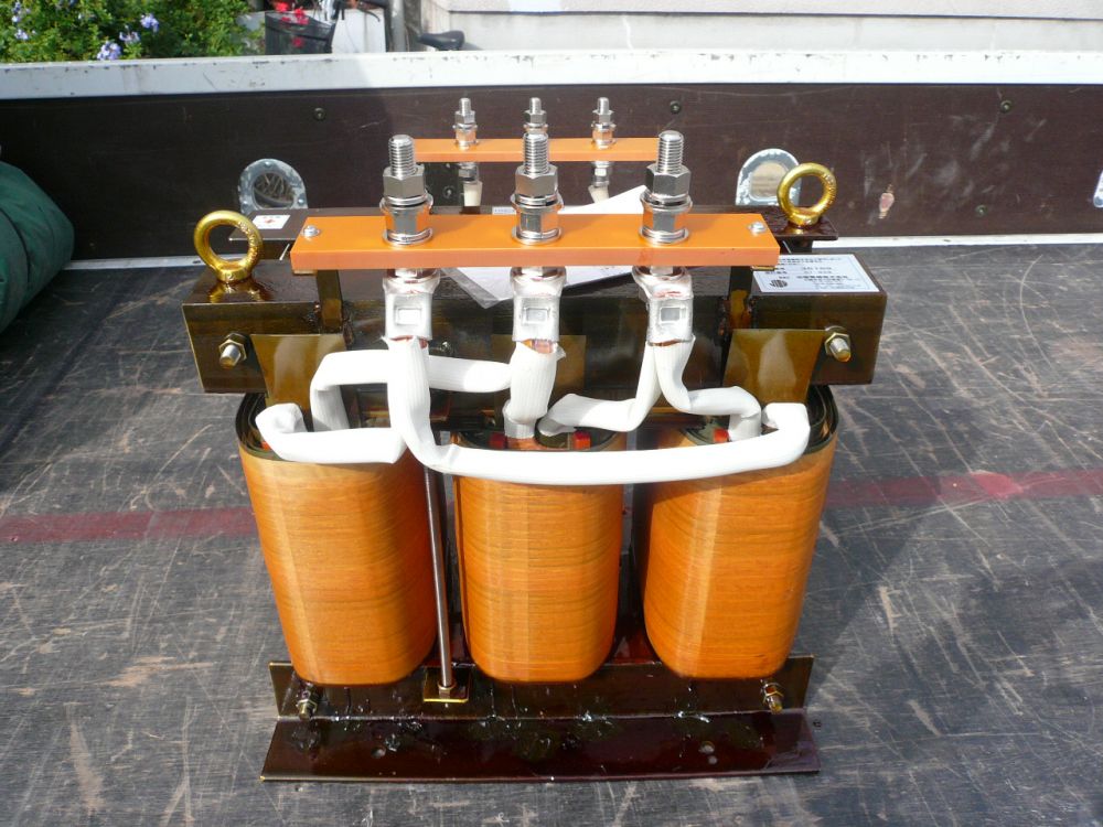 選ばれる変圧器　特殊変圧器の治部電機